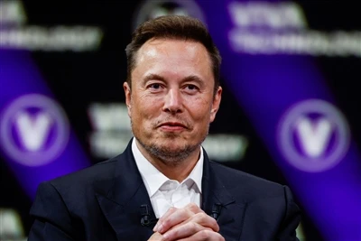 Jarrohlik ehtiyojini aniqlash uchun Musk MRI tekshiruvidan o'tadi