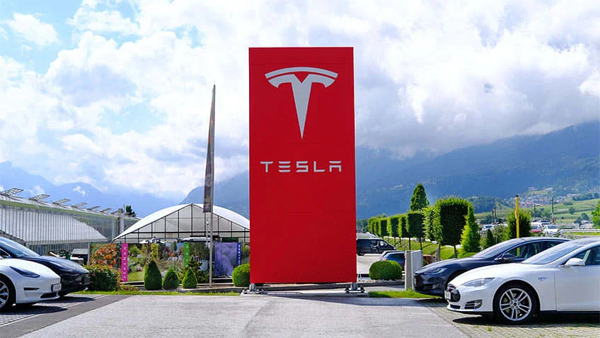Tesla Xitoyda FSD-ni ishga tushirishni rejalashtirmoqda