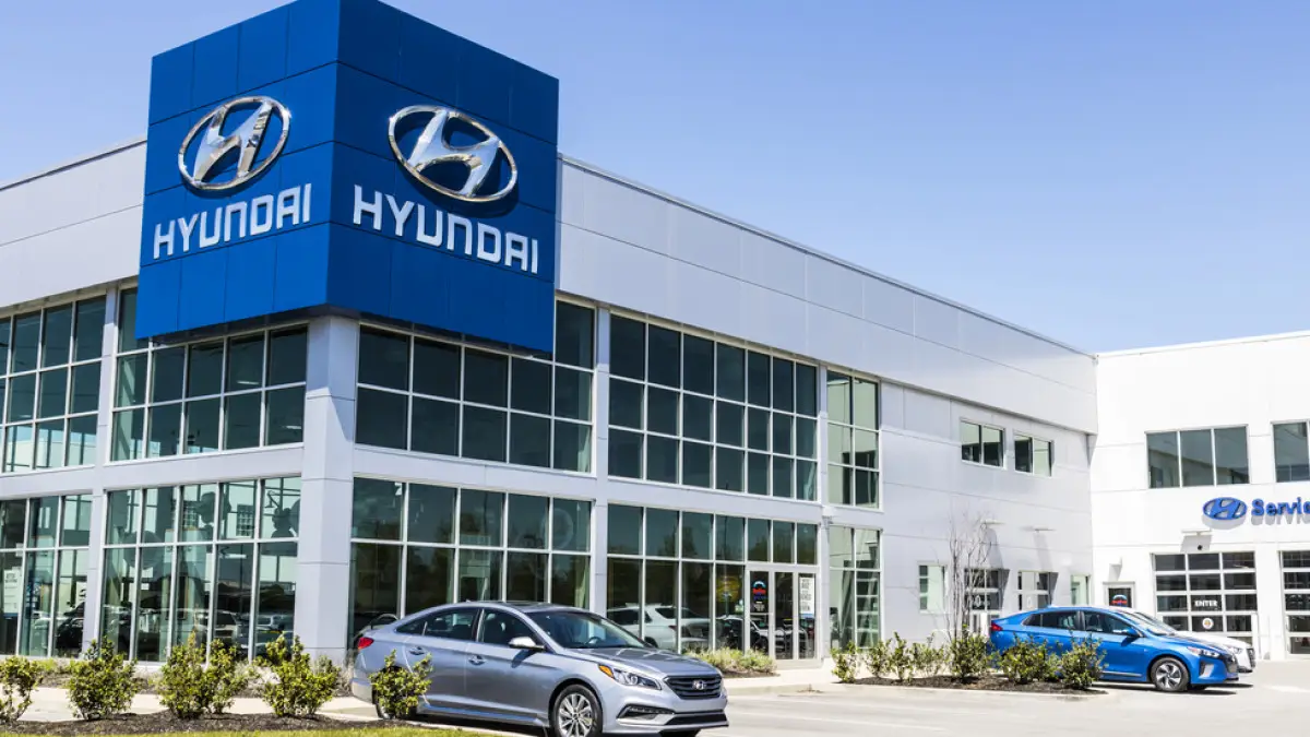 Hyundai Motors Rossiya bozoridan chiqib ketgan Sankt-Peterburg zavodini sotadi.