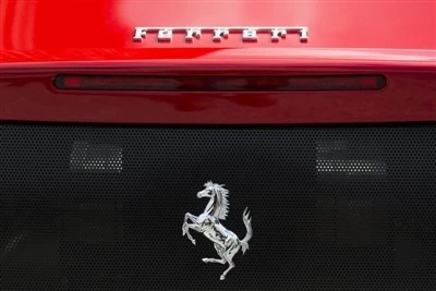 Ferrari 2023-yilda ishlash istiqbollarini oshirdi
