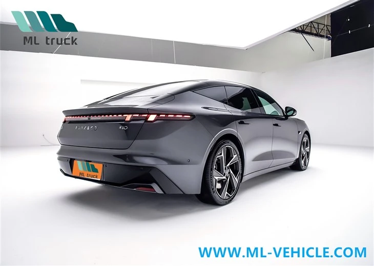 2024 Lynkco Z10 EV Sedan