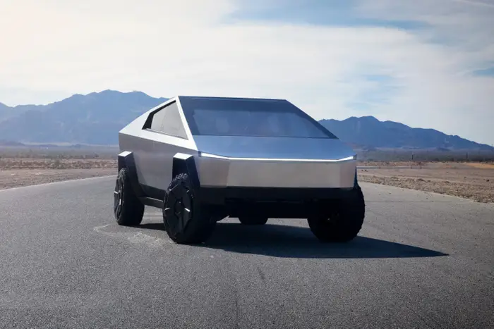 Tesla Cybertruck Kanadada ishga tushirildi